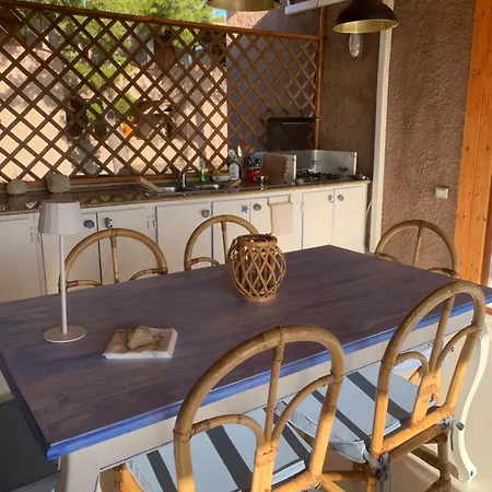 Bilocale Con Ampia Terrazza Vista Mare Дом отдыха